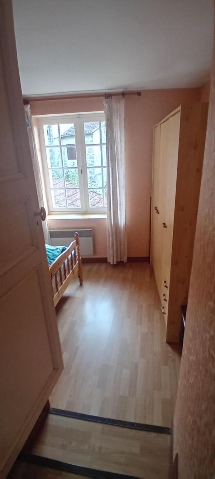 Le De Louis Holiday home Larnagol